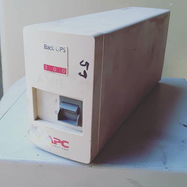 ИБП Apc Back-Ups  300 va 180W.  59