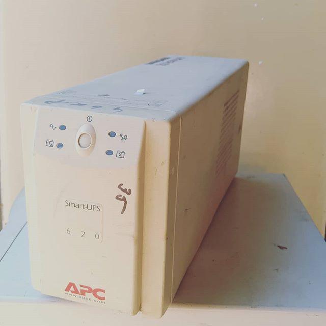 ИБП Apc Smart-Ups 620 va 2.8A 390W.  35