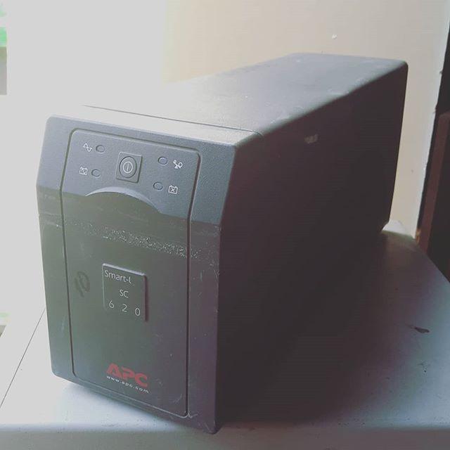 ИБП Apc Smart-Ups sc 620 va 2.8A 390W.  10