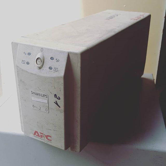 ИБП Apc Smart-Ups 620 va 2.8A 390W. 21