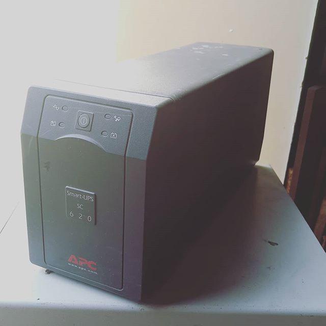 ИБП Apc Smart-Ups sc 620 va 2.8A 390W.  7
