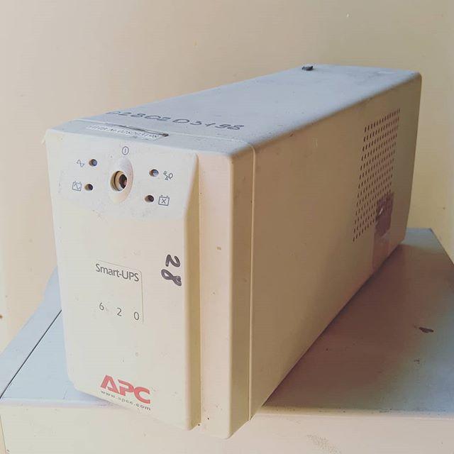 ИБП Apc Smart-Ups 620 va 2.8A 390W.  28