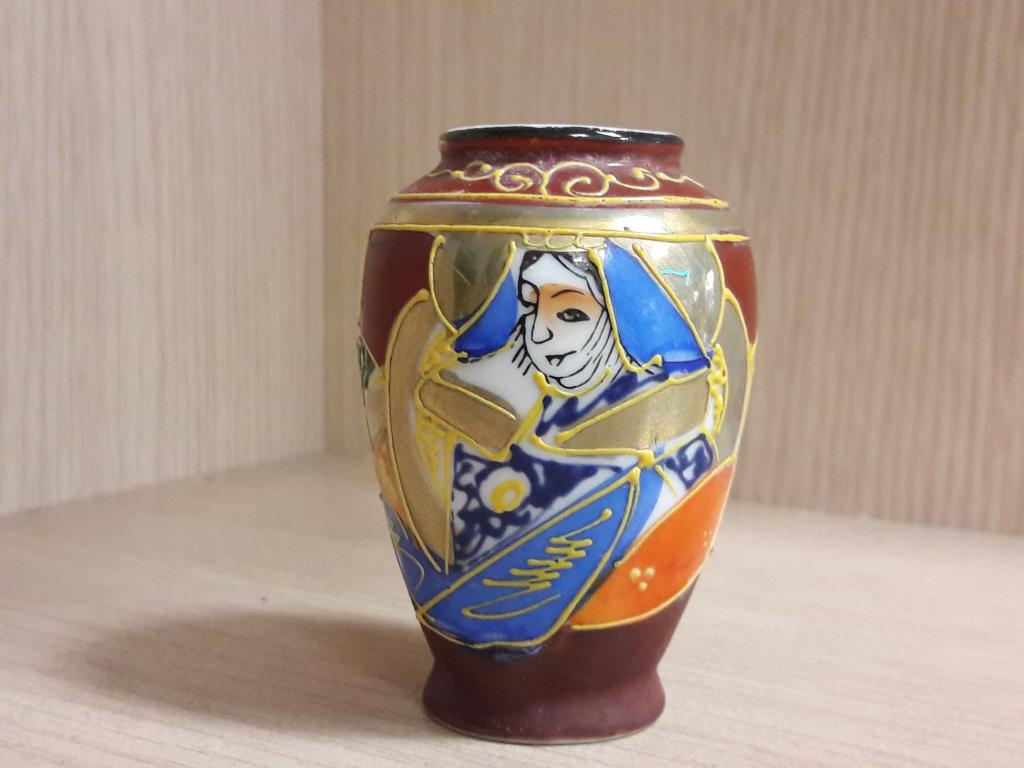 Вазочка . Фарфор. Япония. Ручная роспись. 7.