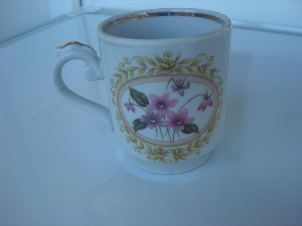 Чайная пара розы лебединская. Сумский фарфоровый завод чайник. Фарфор краутхайм германия. Сумский фарфоровый завод кружки. Сумской фарфоровый завод чайник.