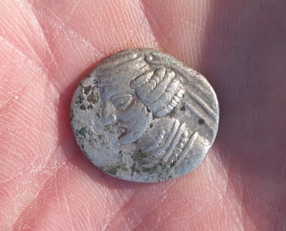 серебряная монета Парфия,серебро,Парфянское царство,9 век