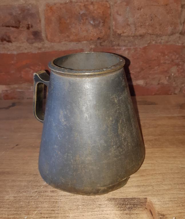 Кружка мерная. Начало 20 века. СССР. Клеймо. Латунь. 1 литр. Утраты.
