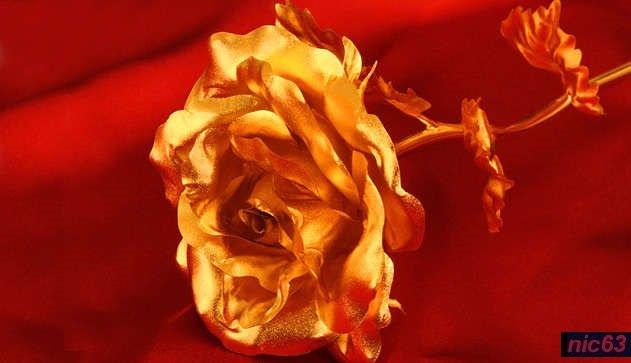 РОЗА ЗОЛОТАЯ 24K = 999 проба ЛУЧШИЙ ПОДАРОК ЛЮБИМОЙ  в красивой подарочной упаковке