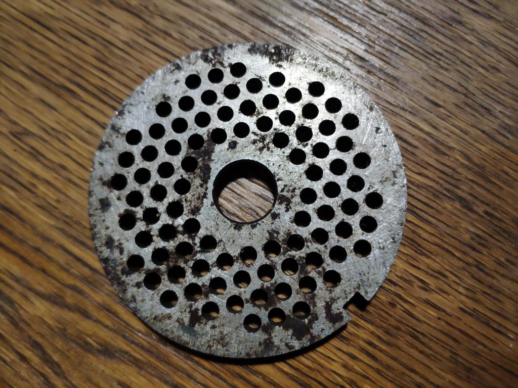 СЕТКА- НОЖ ДЛЯ ПРОМЫШЛЕННОЙ МЯСОРУБКИ  ПР-ВО   СССР