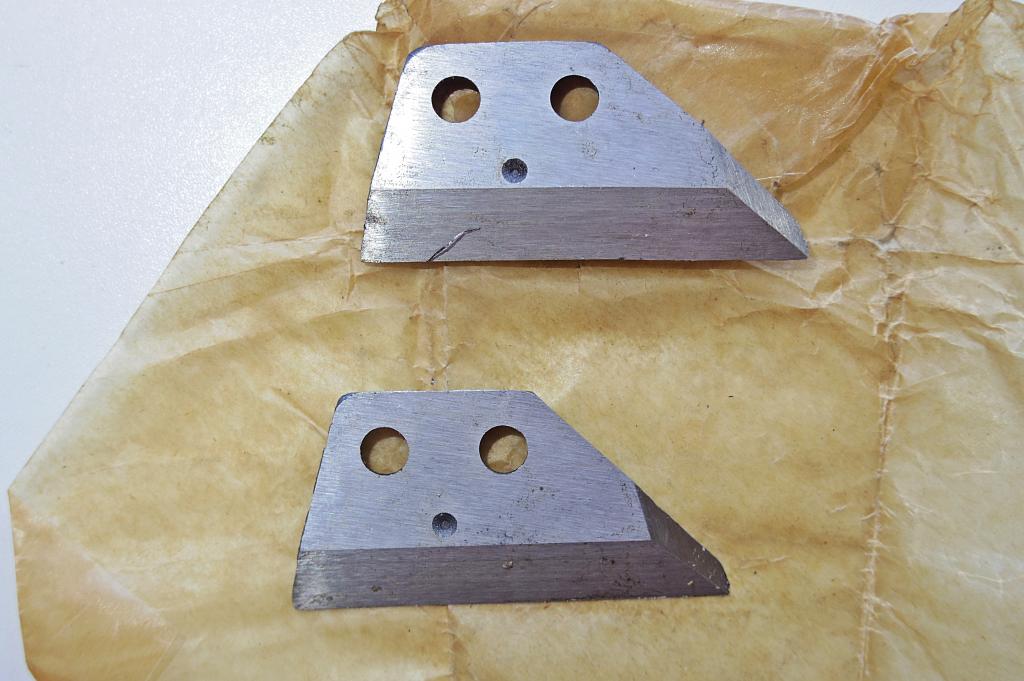 Электрорубанок ножи новые СССР на верхнем ноже грязь