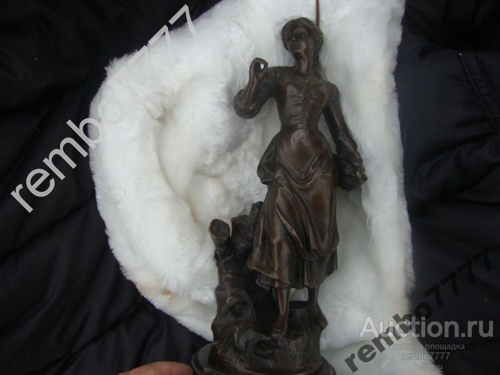 крестьянка. бронза.29см .европа.модерн .девушка 