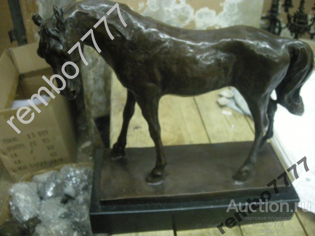 конь.лошадь .бронза.европа .35см.огромная 