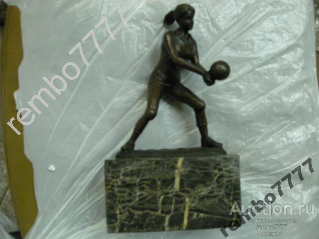 волейбол.бронза .камень .европа.23 см.спорт спортсмен волейболист 