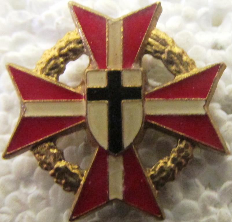 Крест с дубовыми листьями