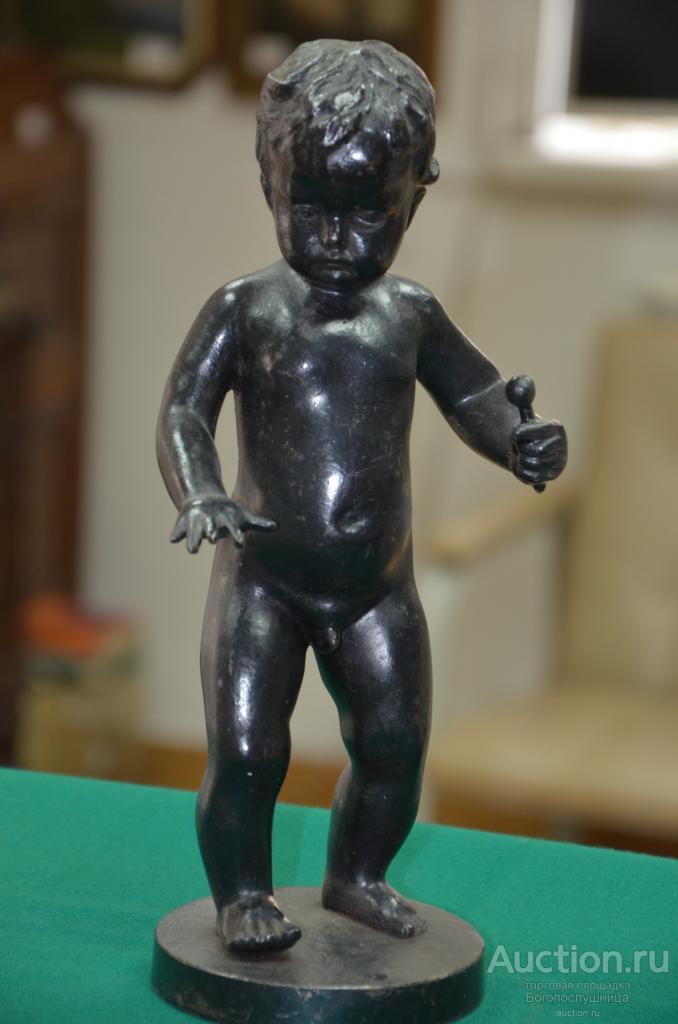 Чугун. Мальчик с погремушкой. Касли. 1986 год.