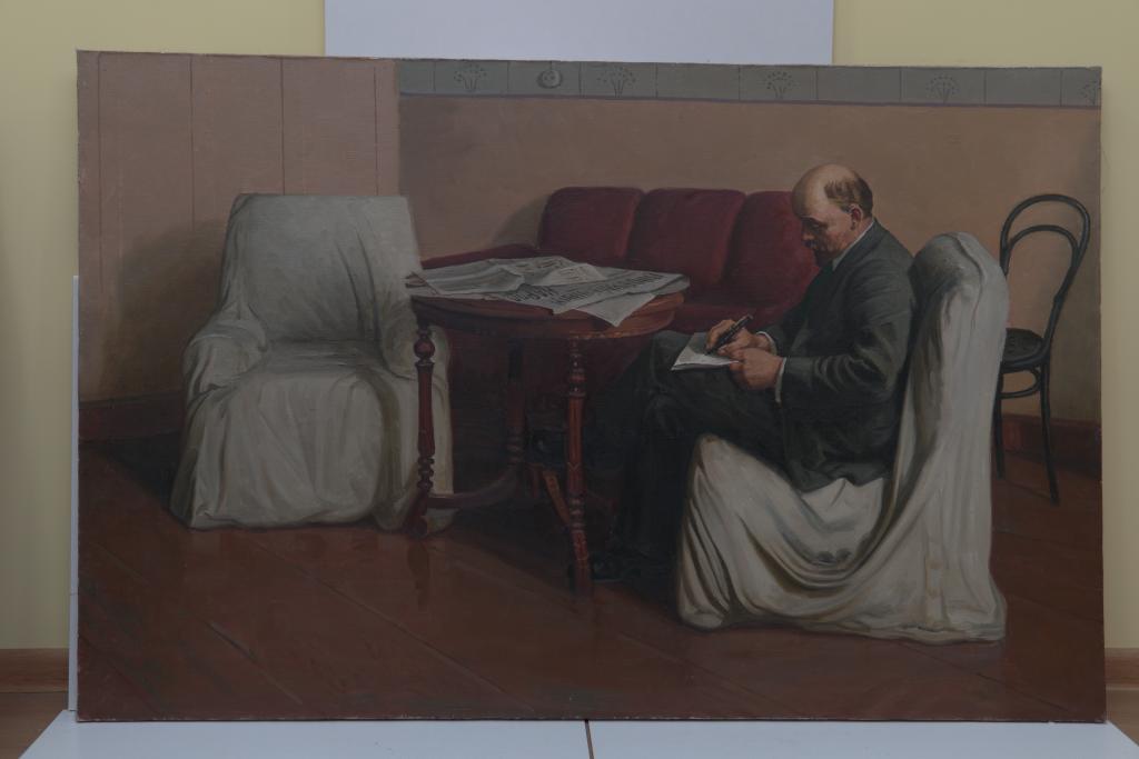 Картина ленин на диване