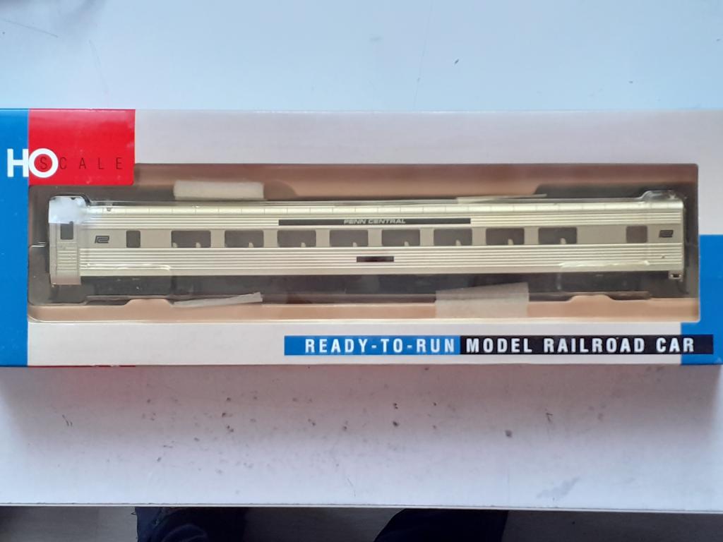16мм (HO) пассажирский вагон Penn Central,Walthers