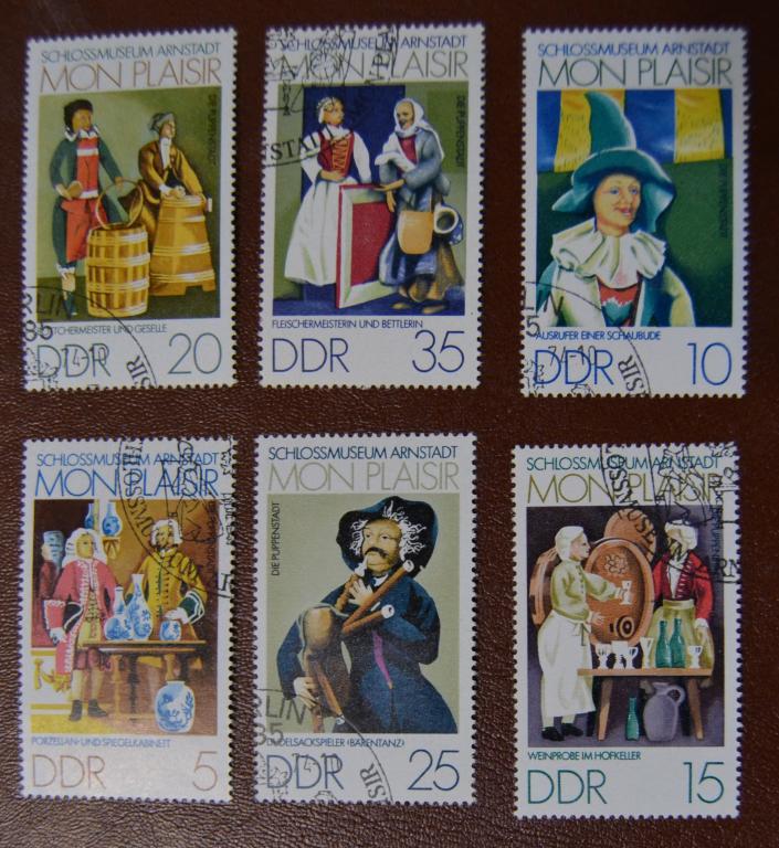 ГДР 1974 год   Куклы из музея замка Арнштадт Mi 1975-80. СТО