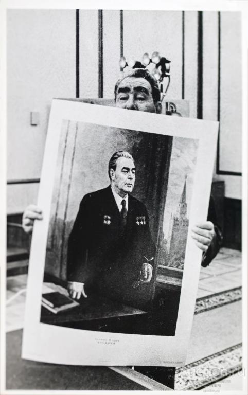 открытка франция брежнев с картиной брежнева 1970