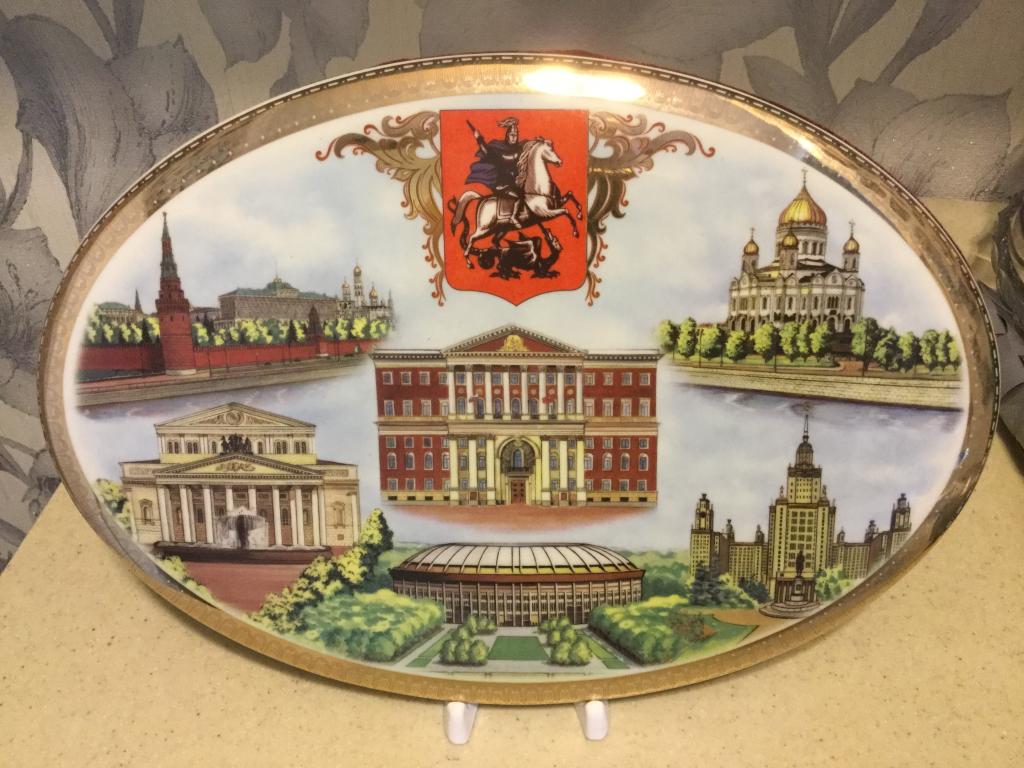 Сувенир с изображением москвы
