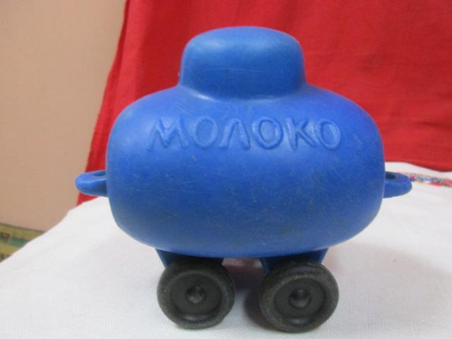 ПРИЦЕП. БОЧКА МОЛОКО. ГРУЗОВИК ИГРУШКА СССР