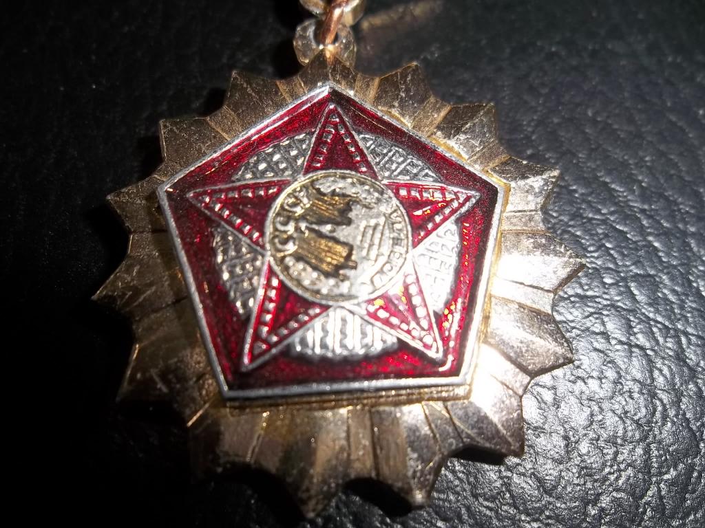 ЗНАК 40 ЛЕТ ПОБЕДЫ В ВОВ.БРАК. БАШНЯ НАБОКУ.
