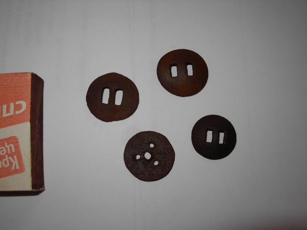 Пряга пряжка накладка старинная 4 штуки круглые нашивки , прорезная бронза , патина ,