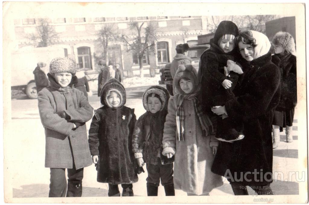 1// ФОТО Дети Мода Семья Мама СССР 12х18
