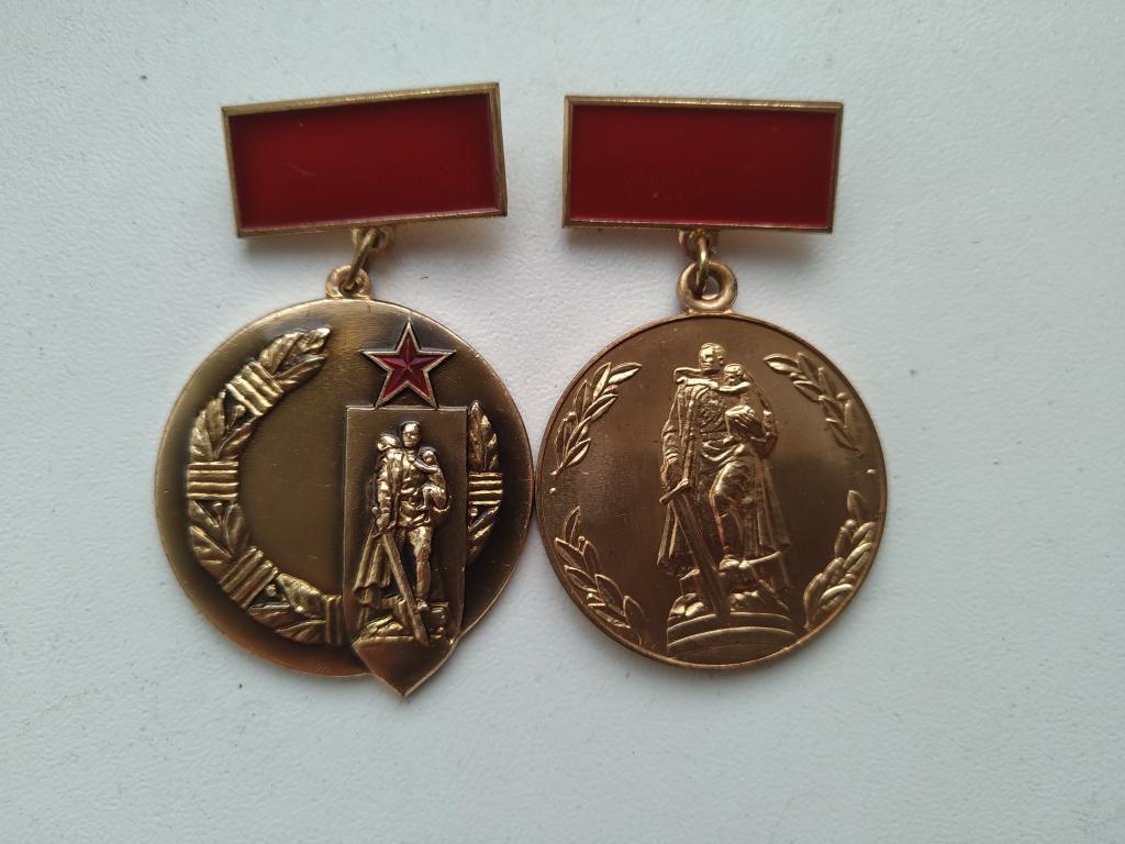 Золотые Знаки одним Лотом Советский Комитет Ветеранов Войны Ленинградский Монетный Двор СССР