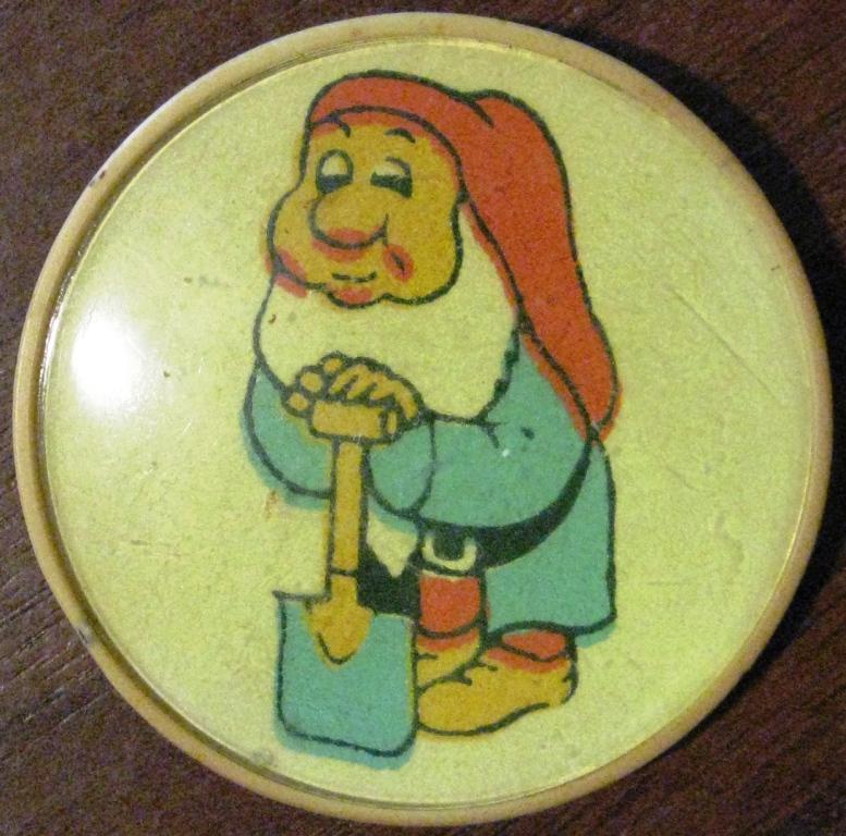 М01.123 ГНОМ С ЛОПАТОЙ КОПАТЕЛЬ