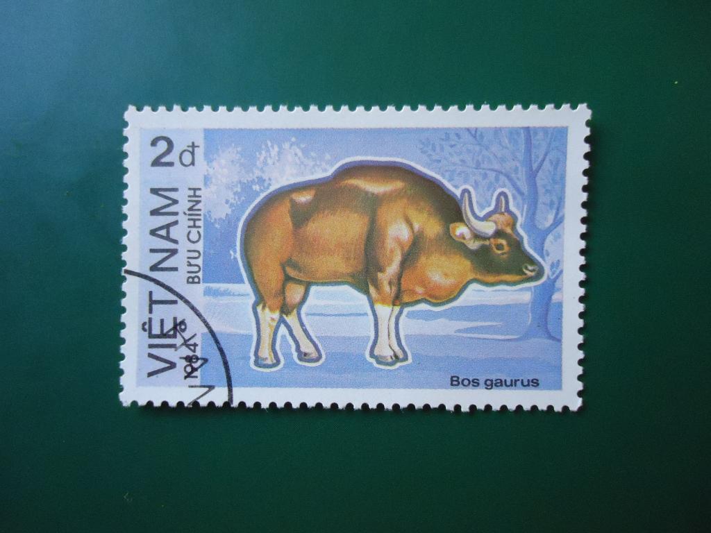 1984 г. Вьетнам  фауна.  гаш. с клеем.