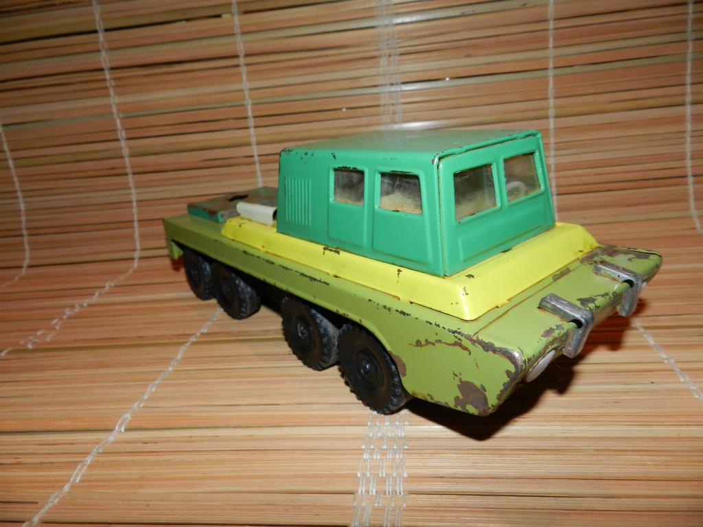 ВОЕННЫЙ ВЕЗДЕХОД-ТЯГАЧ Дл. 30 см. 8 Колес. МЕТАЛЛИЧЕСКИЙ. СССР 1960-70гг