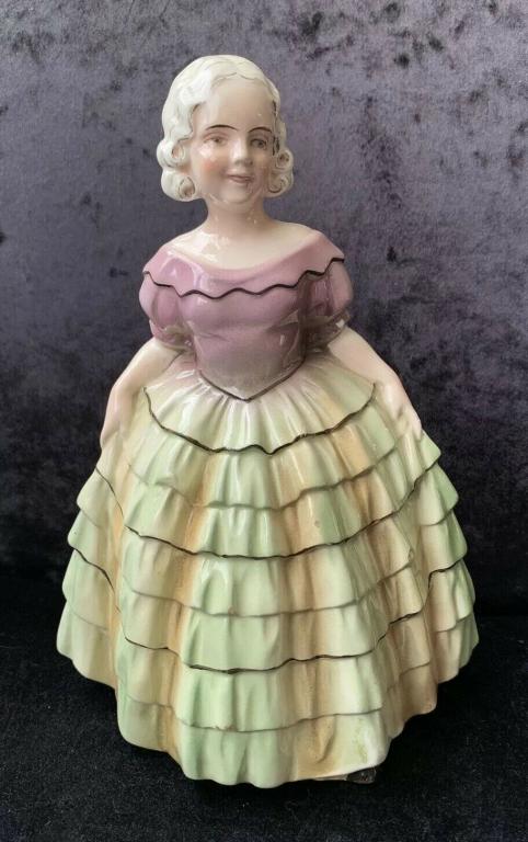 Статуэтка Красивая Девушка, Германия, Hertwig (Katzhutte),1920 - е годы