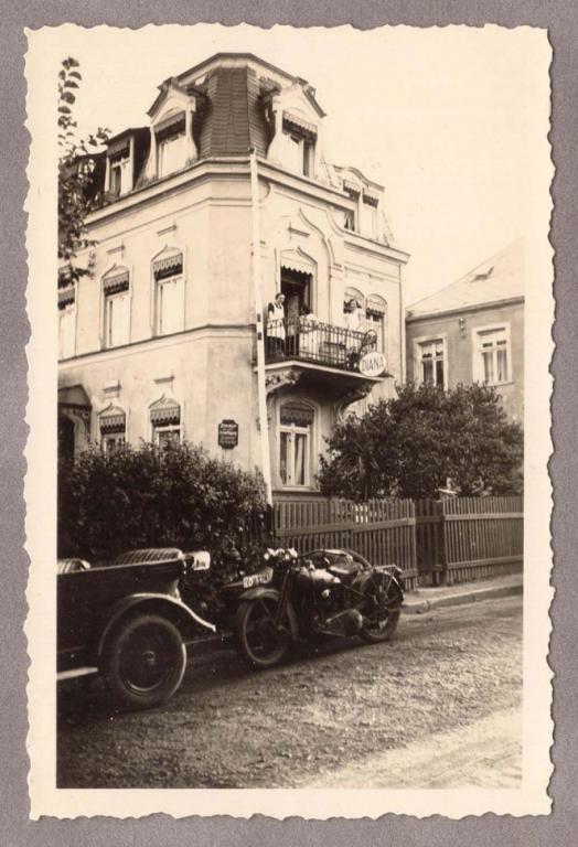 [Девушки всегда любили мотоциклы] Harley Davidson VL, 1930 год.