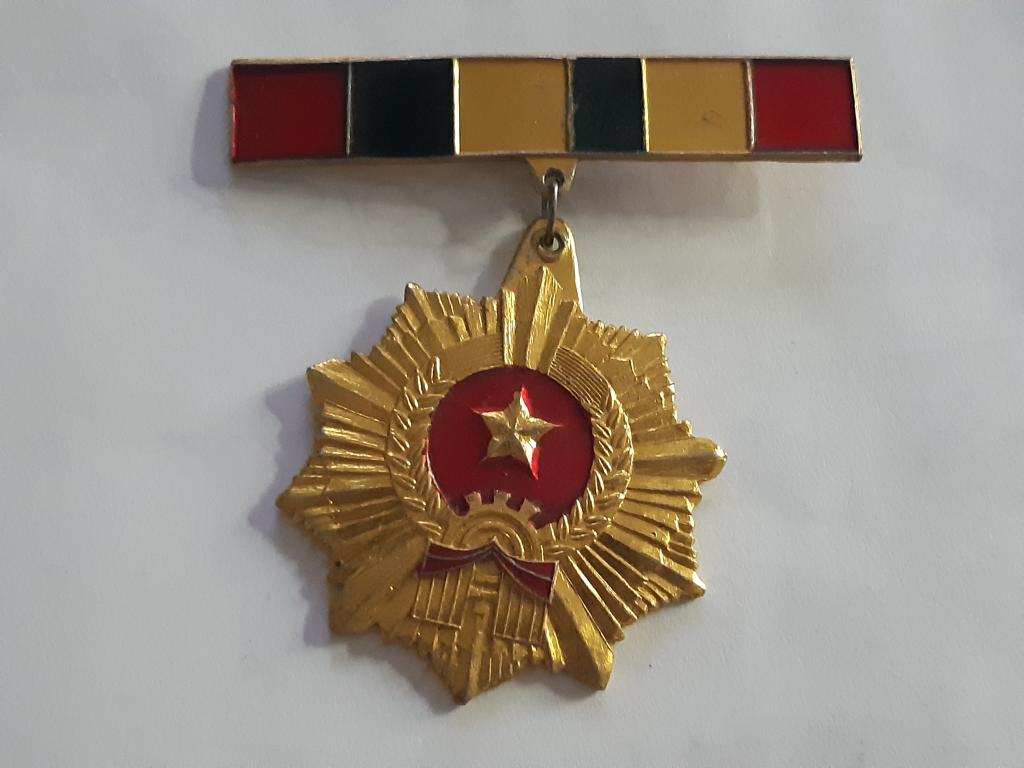 Коллекция знак значок Иностранный  Медаль   Лист 153  Более 20000 ШТ