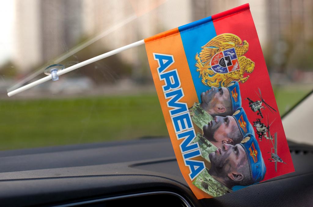 Сувенирные флажки в машину