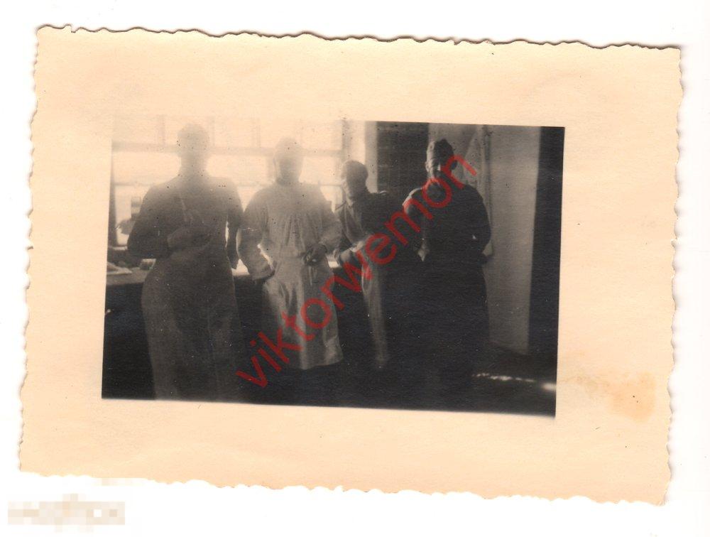ВОВ фото фотография 9х6см Оригинал Немецкий солдат Военный госпиталь Врач Медбрат армия Рейх (3946) 