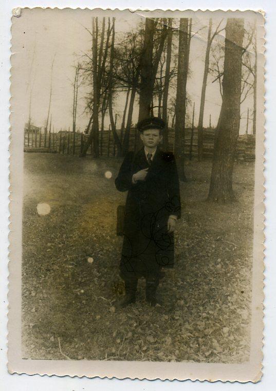 Советский быт Молодежь юноша одежда мода 12 х 8 см