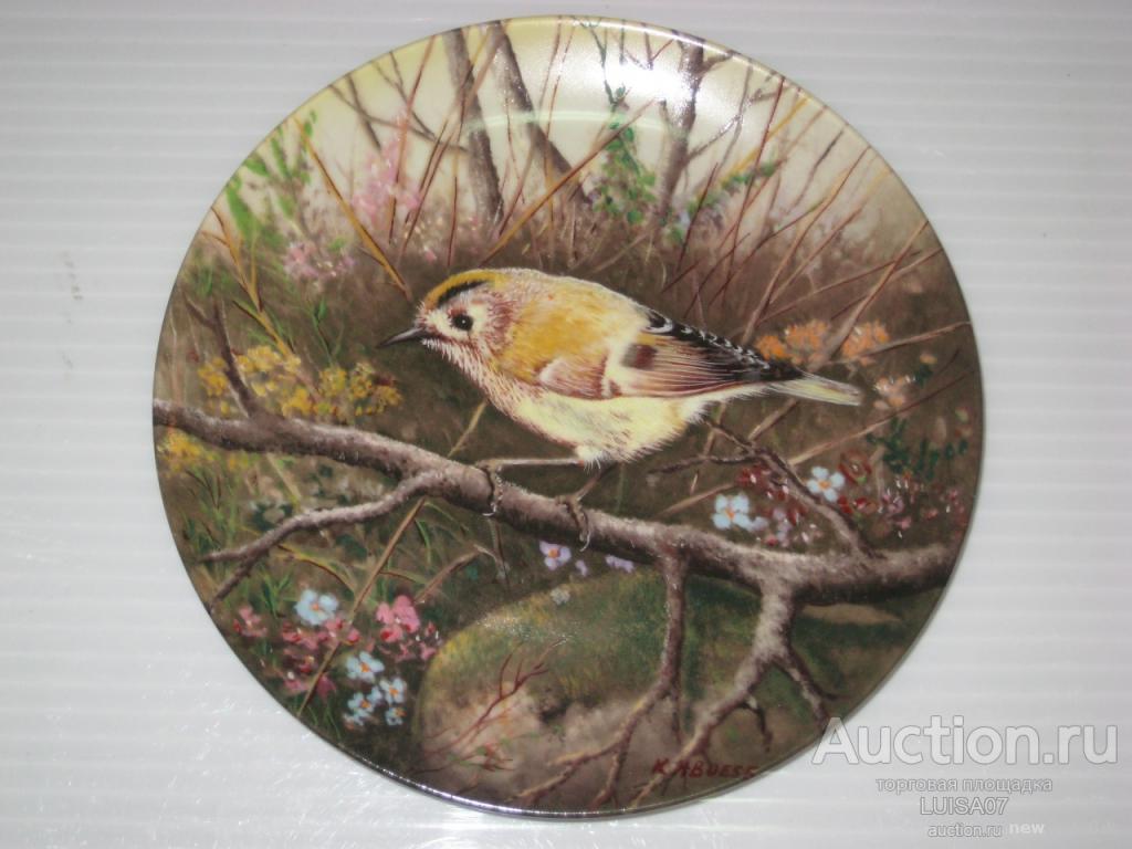 Тарелка настенная фарфор.Птица. Птичка.