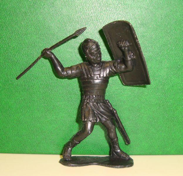 Солдатики СССР Римляне ДЗИ,чёрного цвета - 3 штуки,№2.