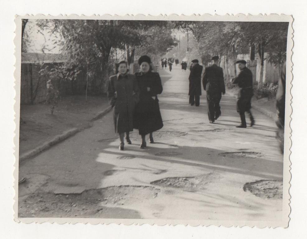 Свердловск. Екатеринбург. Размер 11,5 х 8,5 см.