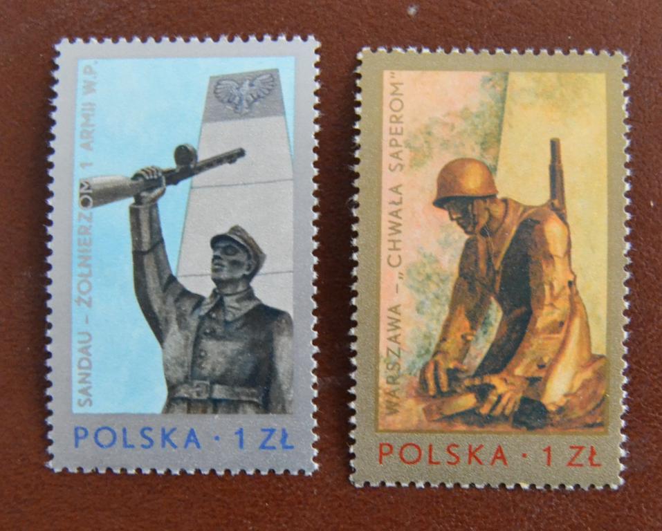 Польша 1976 год. Военные мемориалы Ми 2442-2443 MNH