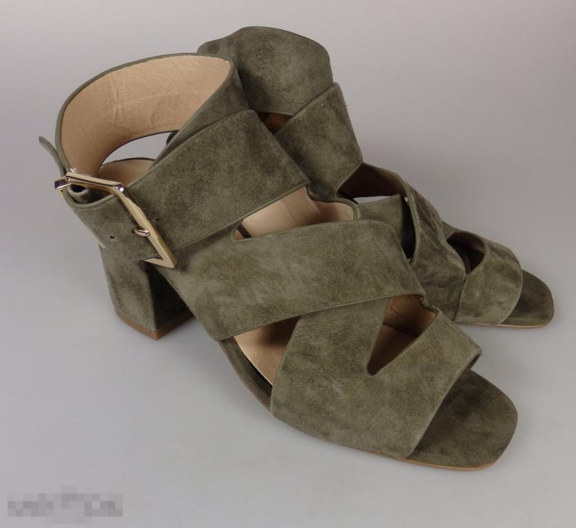 Шикарные босоножки "River Island". Замша. 36 р-р