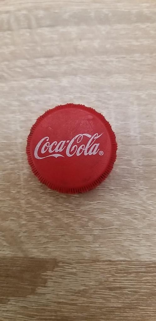 Пробка ПЭТ. Coca Cola красная.