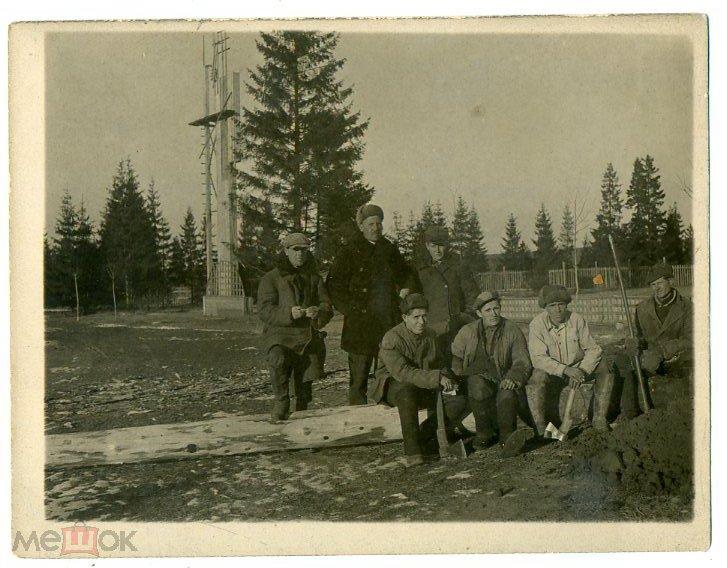 Советский быт Мужчины работяги 9 х 12 см