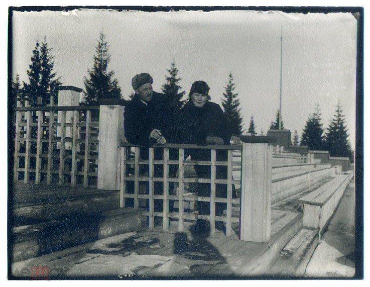 Советский быт Березники Пермь мужчина и женщина стадион 9 х 12 см