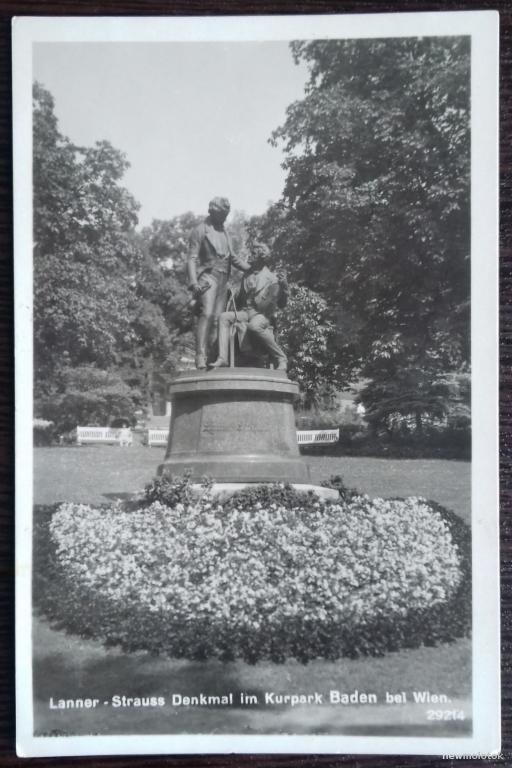 Открытка коллекционная почтовая чистая иностранная Памятник  в парке Вены 1943 год