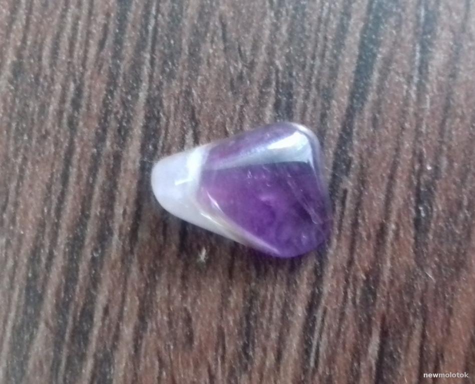 КРАСИВЫЙ НАТУРАЛЬНЫЙ КАМЕНЬ АМЕТИСТ БРАЗИЛИЯ  ВЕС ОКОЛО 5 КАРАТ
