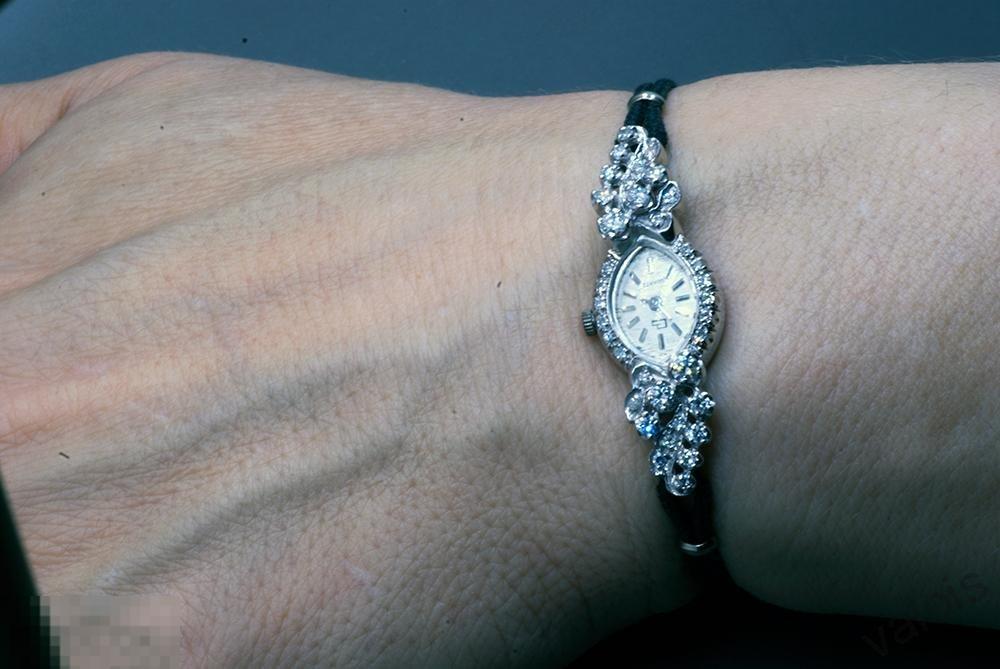 Золотые часы Hadley с бриллиантами — покупайте на Auction ...