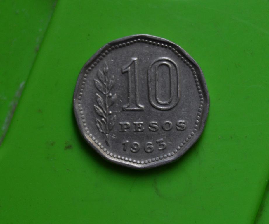 Аргентина 10 песо 1963 год  Всадник на лошади