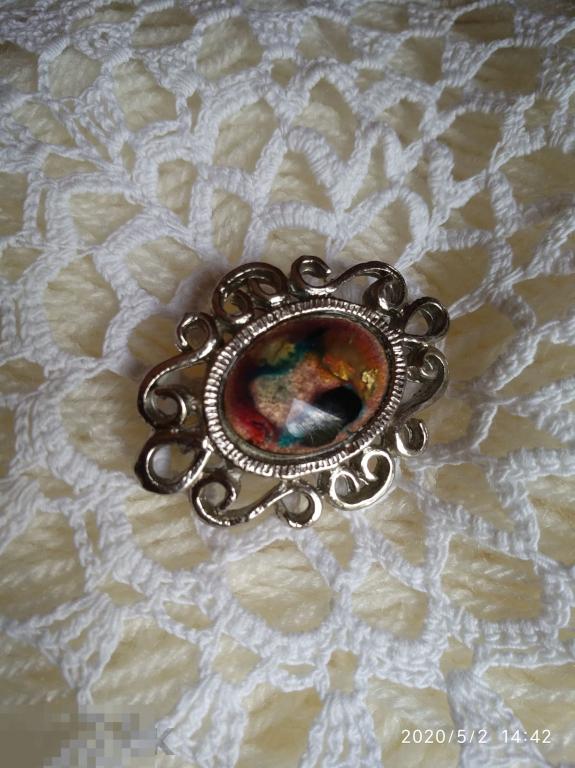 Брошь времен СССР. Англия. Литая. Вставка артстекло. 